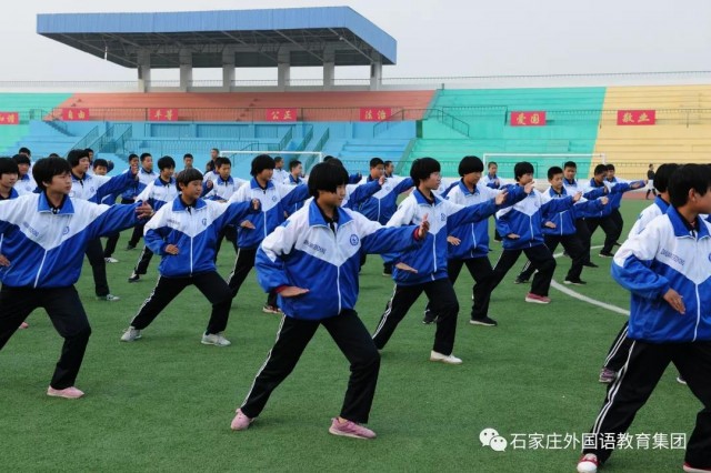 为何中国这么多人口_赖雨濛为何腿缝这么大(3)